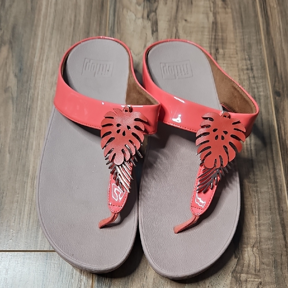 Fitflop Coral Patent Thong Sandals with Leaf Accent 8